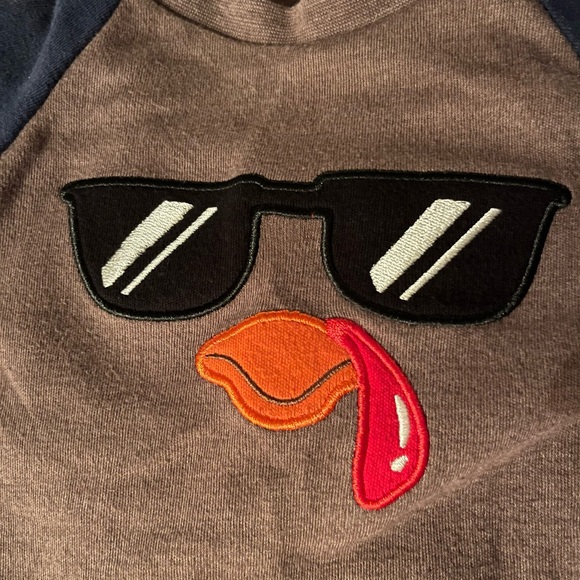 Toddler Size 24 Month One Piece with Appliqué Turkey Snap Closure - Picture 4 of 5